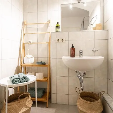 Toni 47 - Charming Im Idyllischem Villenviertel Mit Netflix * Дрезден